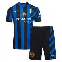 Maglie da calcio Inter Milan Alessandro Bastoni #95 Prima Maglia Bambino 2024-25 Manica Corta (+ Pantaloni corti)